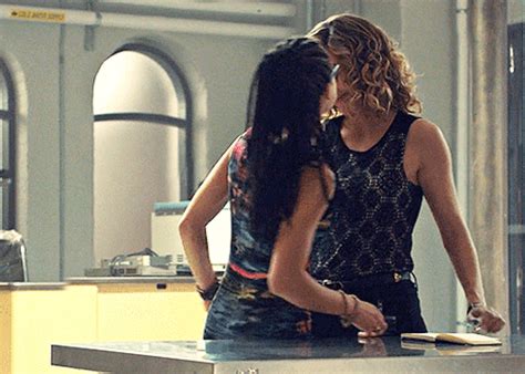 лесби гифки|Popular Lesbian Gifs